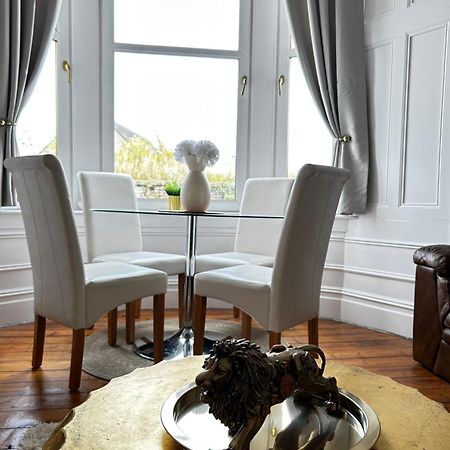 The Lazy Lion - Spacious 2 Bedroom - Town Centre Holiday Home Apartment Порт Глазгоу Екстериор снимка