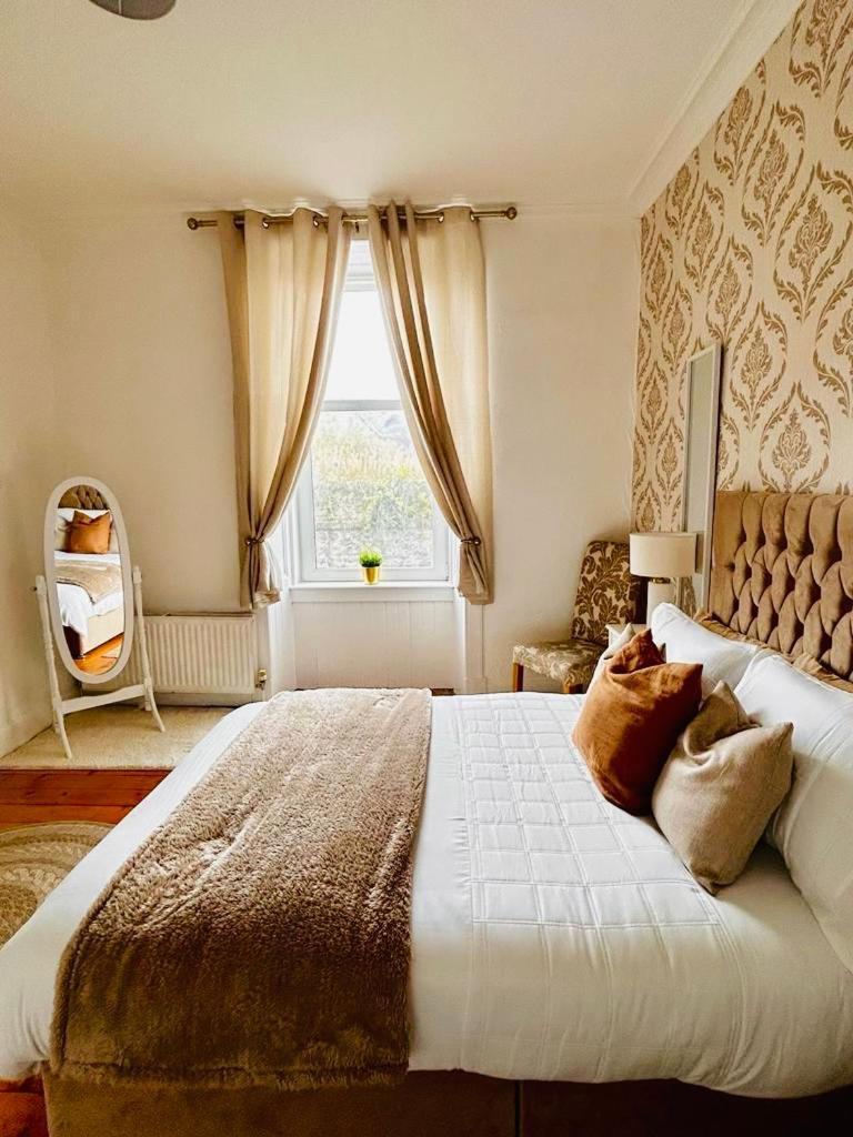 The Lazy Lion - Spacious 2 Bedroom - Town Centre Holiday Home Apartment Порт Глазгоу Екстериор снимка